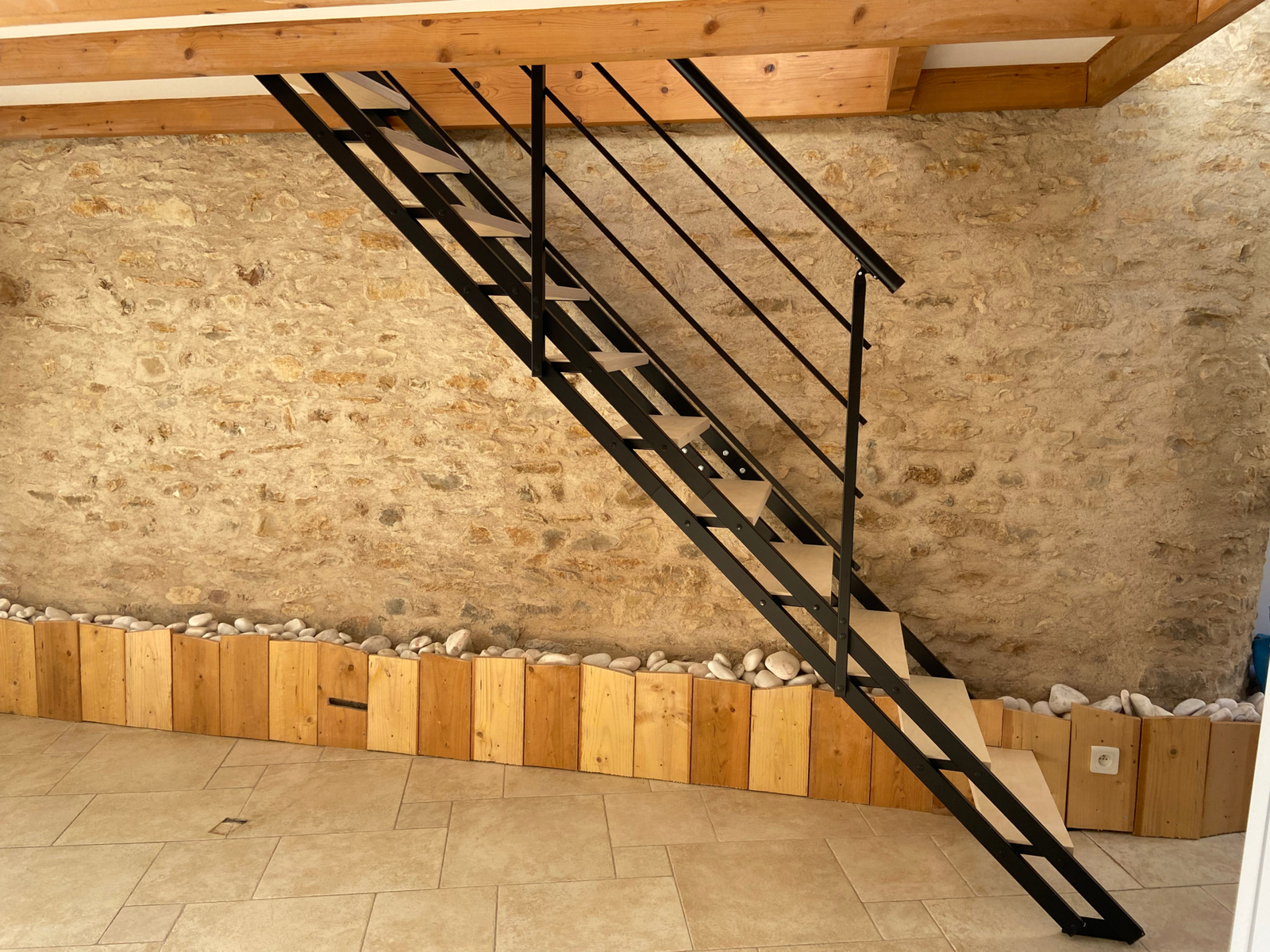 Nouvelle escalier design bois métal à Civray (86400)