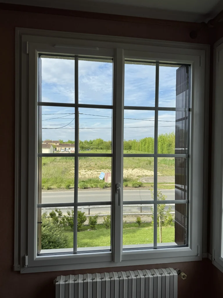 Remplacement de fenêtres en aluminium lors d'une rénovation à Chef-Boutonne